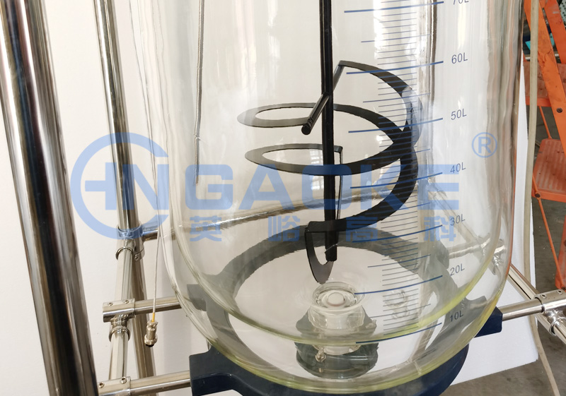 客戶定制螺旋式攪拌槳雙層玻璃反應釜